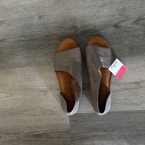 Sole Society Taupe Open-Toe Cutout Slingback Sandals